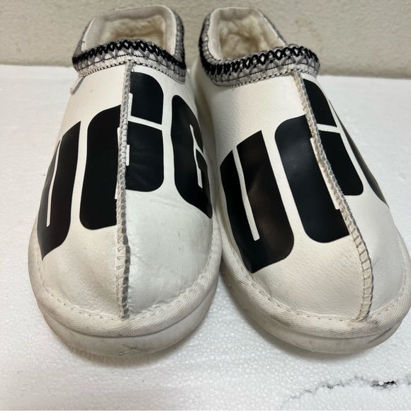 UGG TASMAN CHOPD LEATHER SLIPPERS 1129471 WHITE BLACK MENS SIZE 10 - Picture 2 of 11